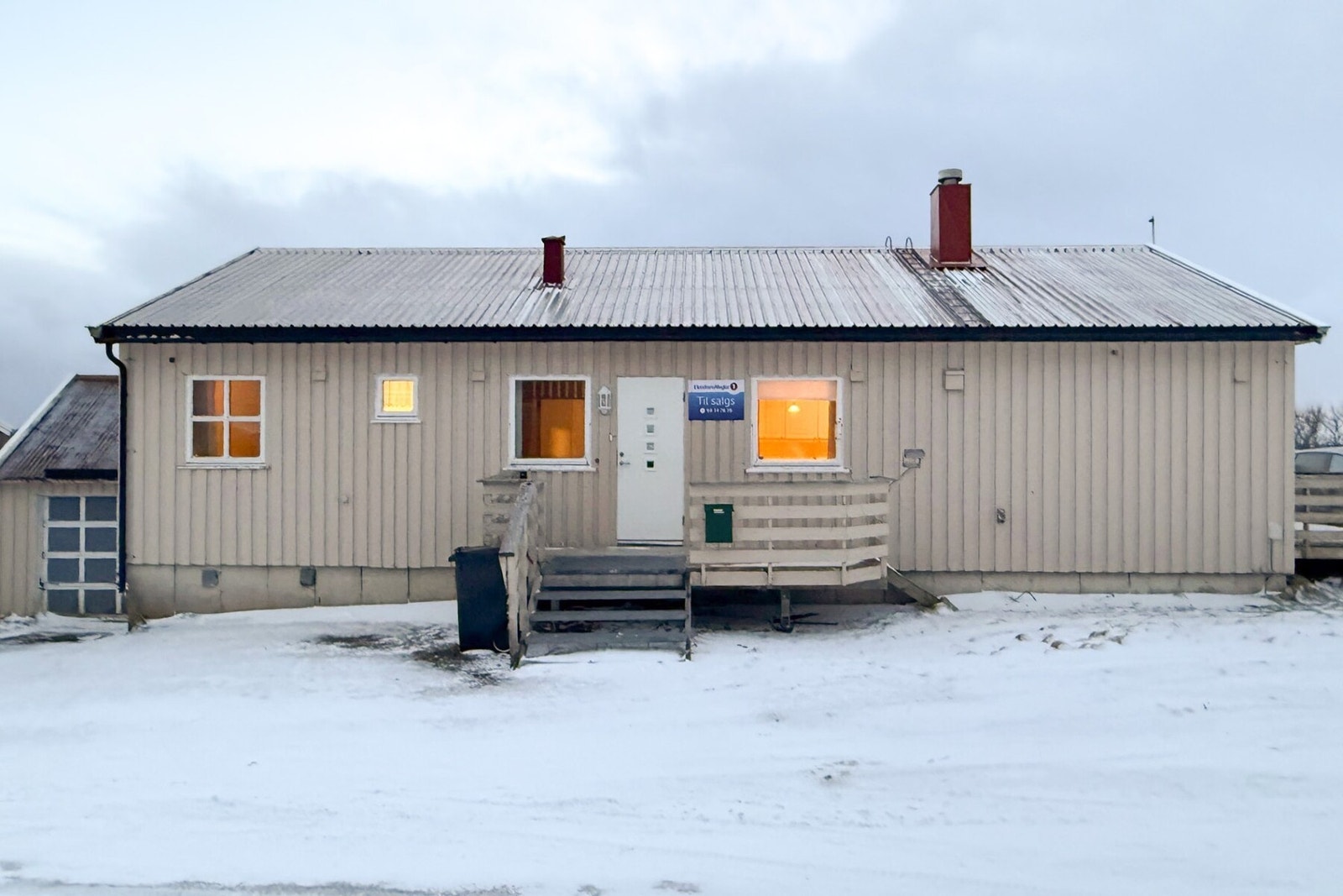 Fasade og uteområde. Galleribilde