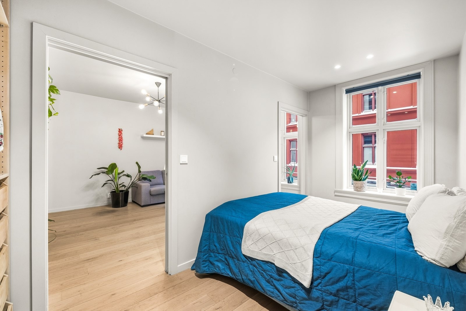 Her er det laget smarte og moderne løsninger som bla. lailaløsning på soverommet Galleribilde