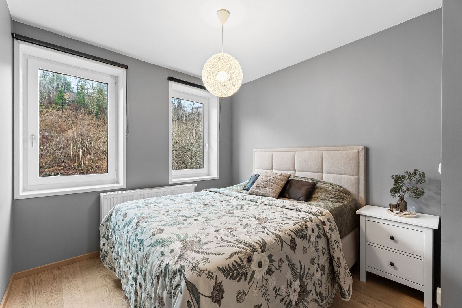 Soverom II er av god størrelse også her har man plass til dobbeltseng, garderobeskap og øvrig møblement. Galleribilde