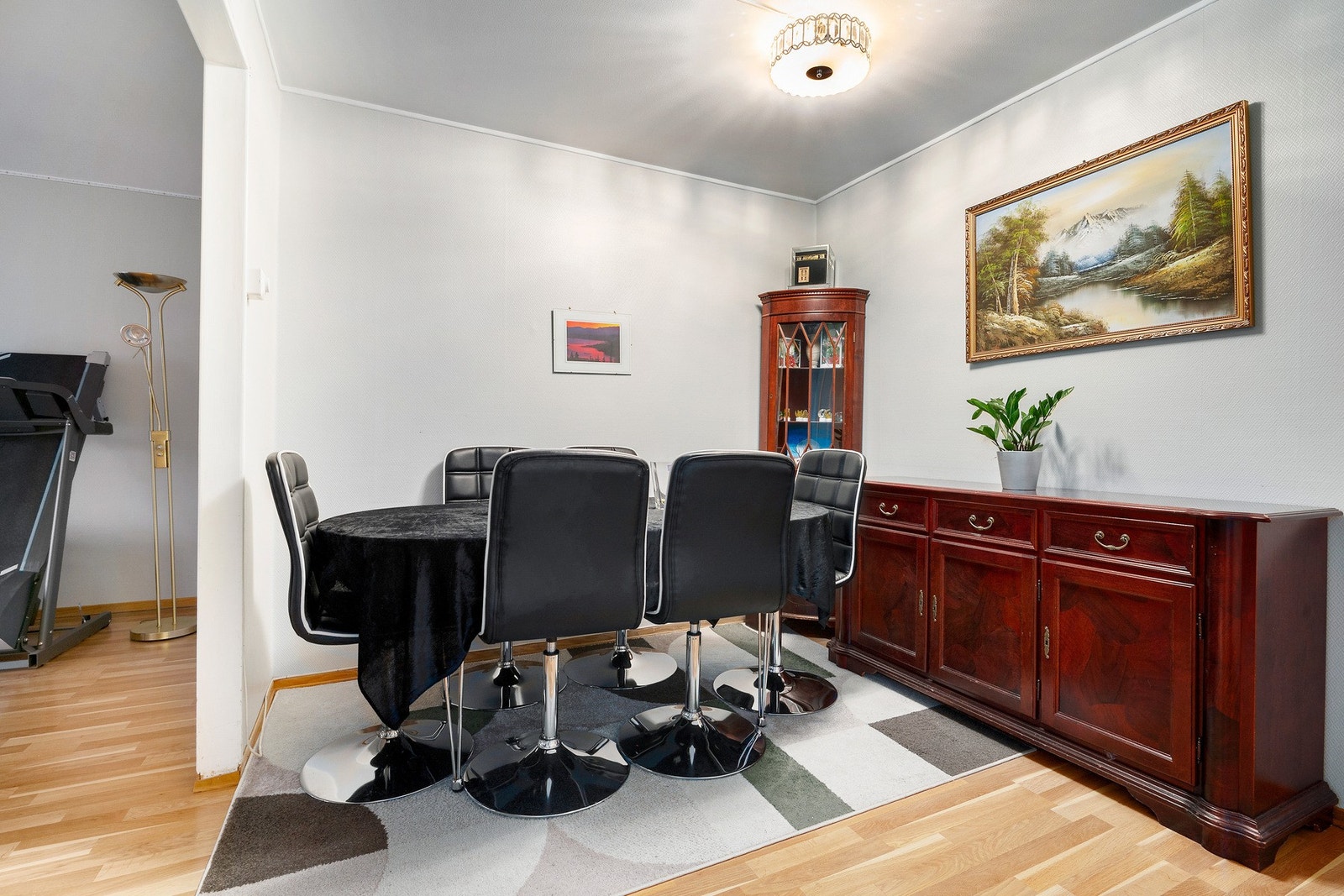 Spisestue. Galleribilde