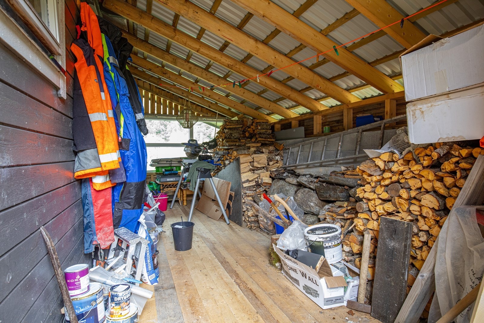 Utvendig bod til lagring av eksempelvis ved og verktøy Galleribilde