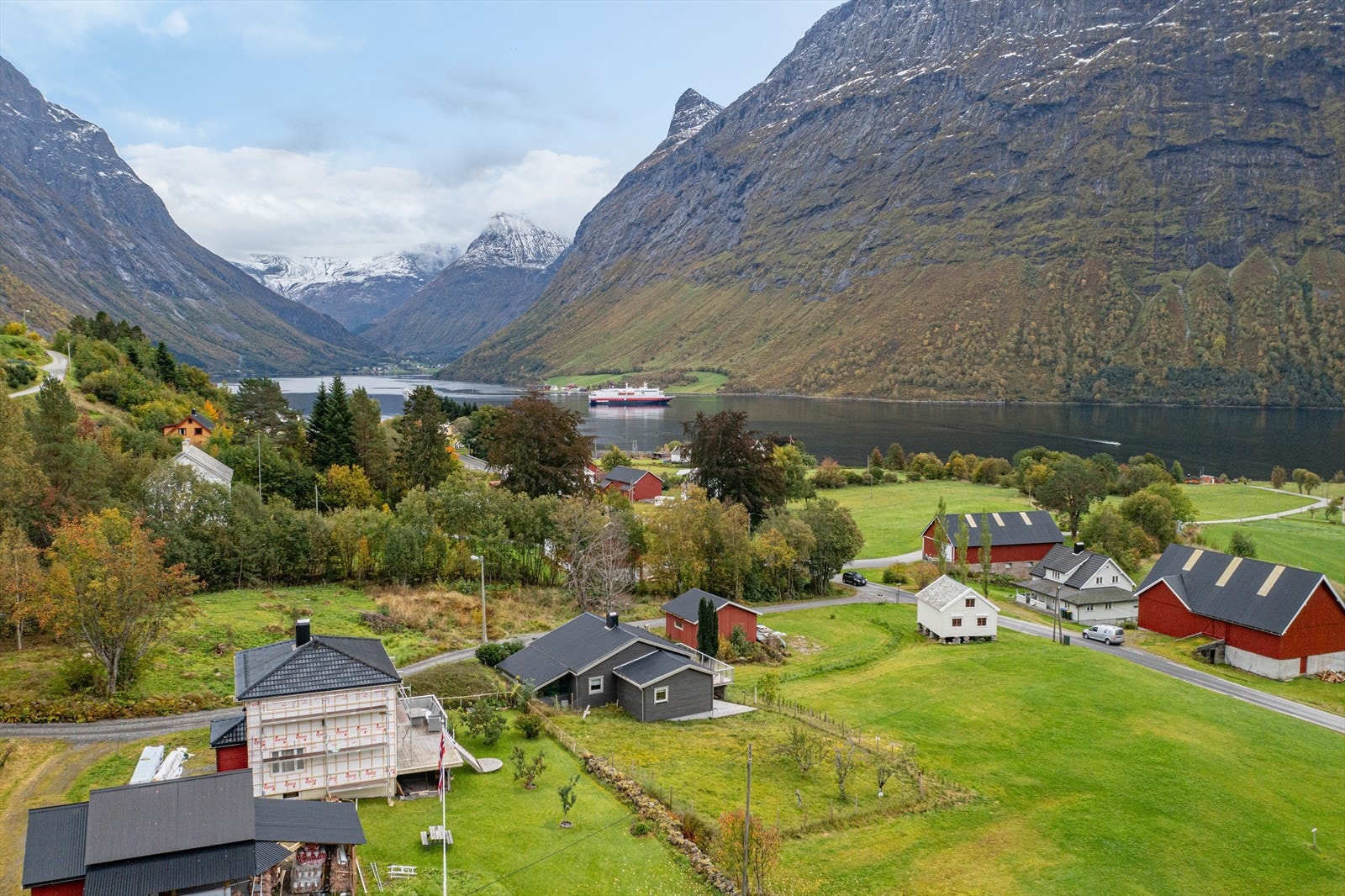 Velkommen til visning! Foto av Blåtind fotografikk Galleribilde