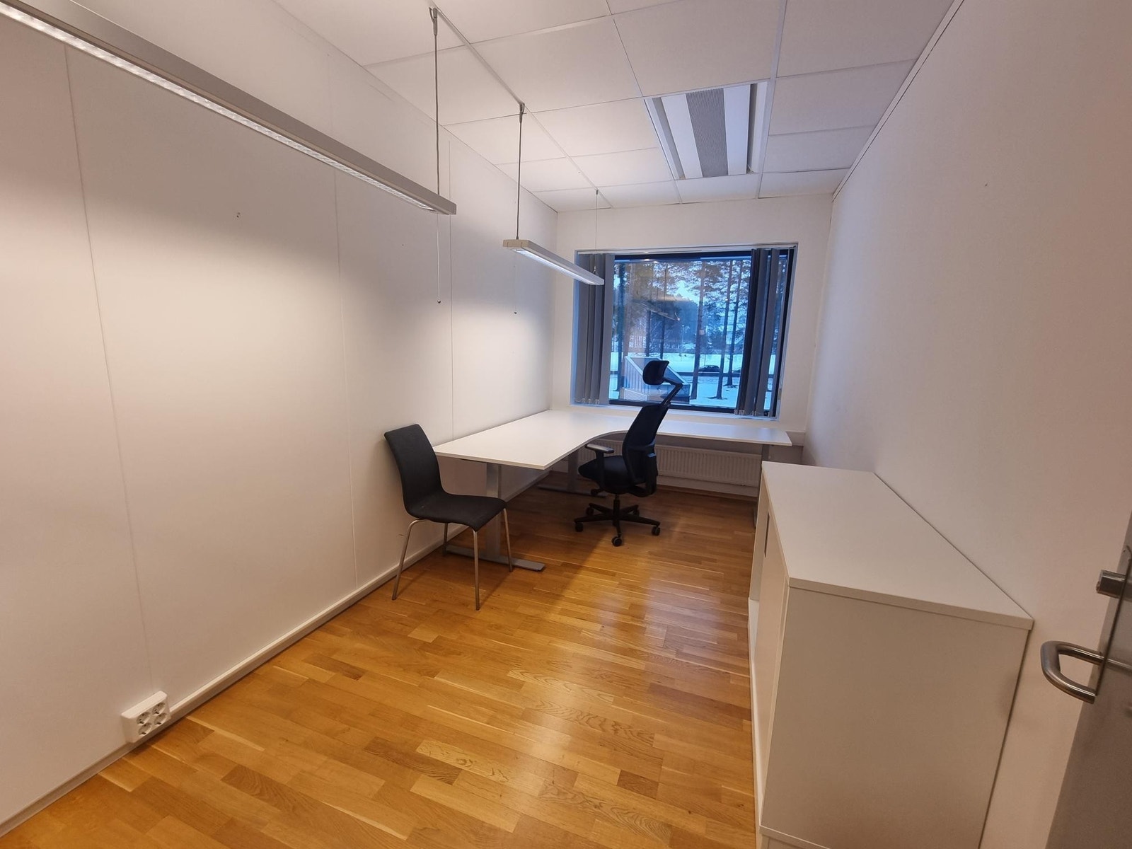 Ledig kontorseksjon i 2.etg. hovedfløy Galleribilde