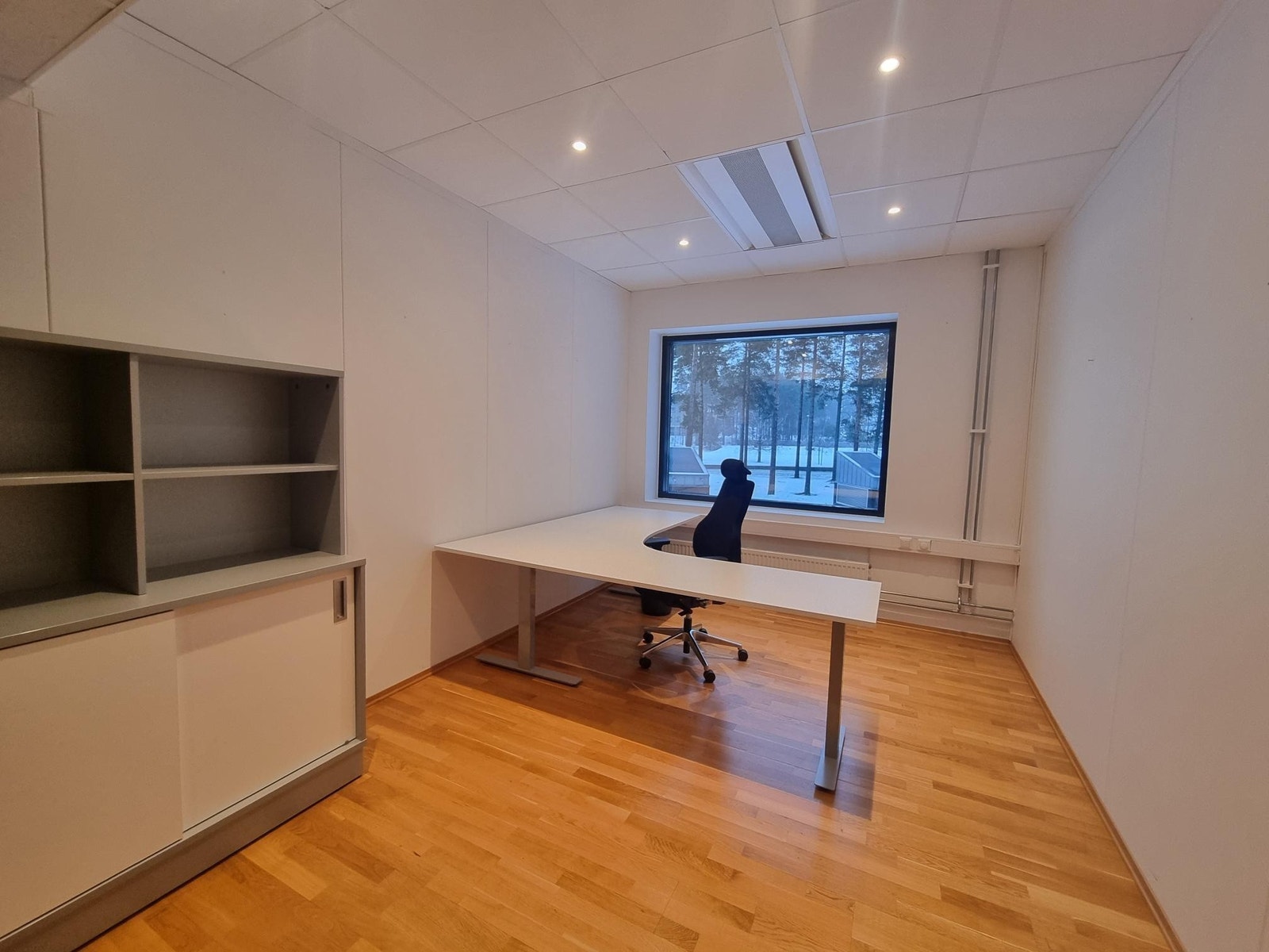 Ledig kontorseksjon i 2.etg. hovedfløy Galleribilde