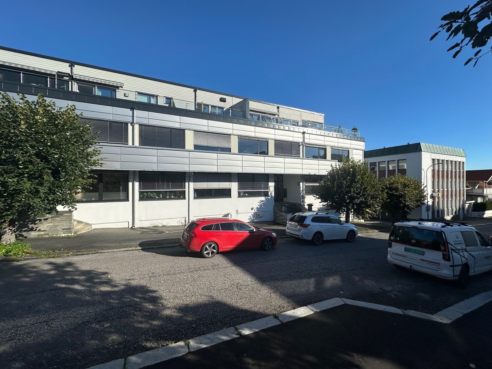 Inngang her. Galleribilde