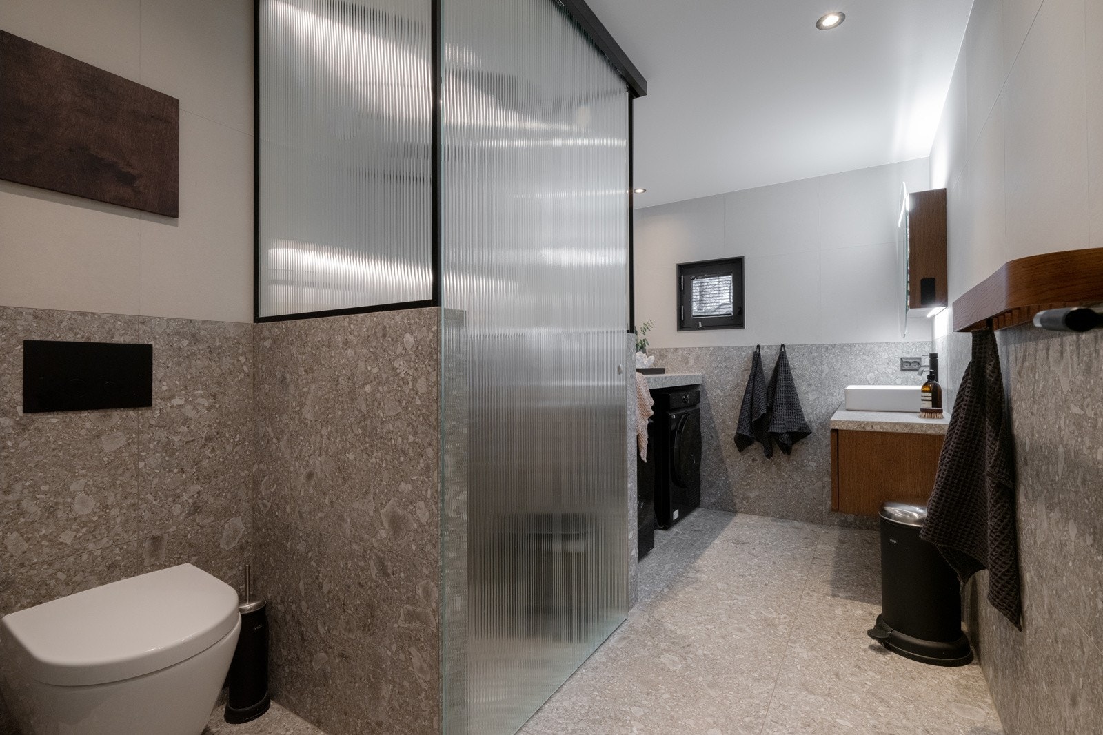 Påkostet og vakkert baderom med eksklusivt uttrykk. Galleribilde