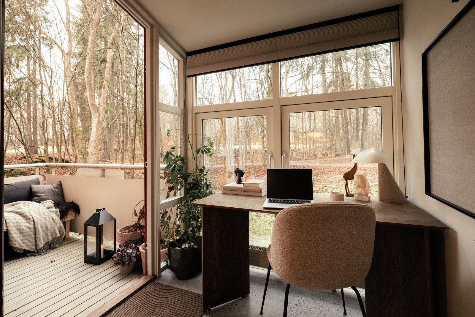 Fra stuen kommer man ut til balkongen. Galleribilde