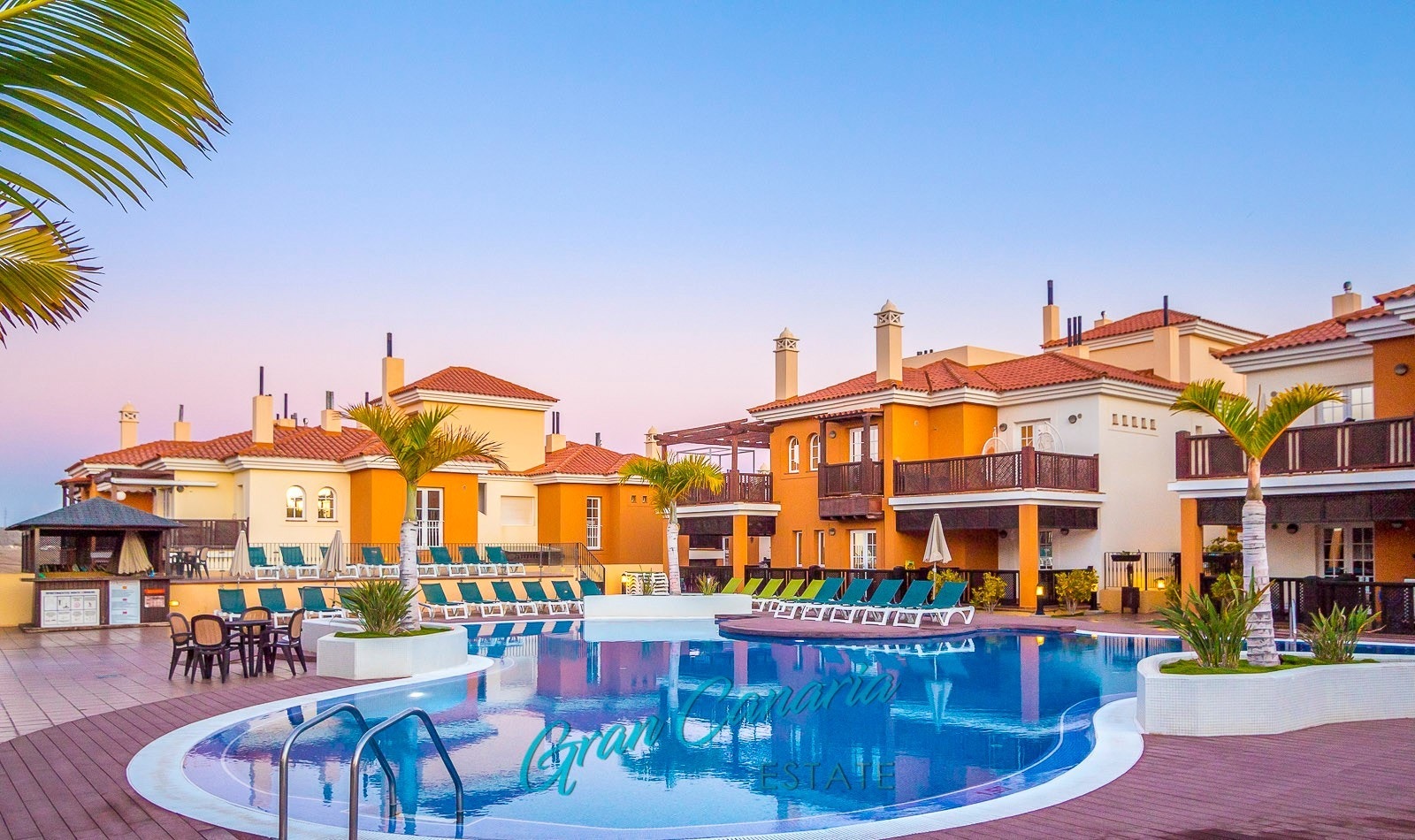 Flott oppvarmet basseng Galleribilde