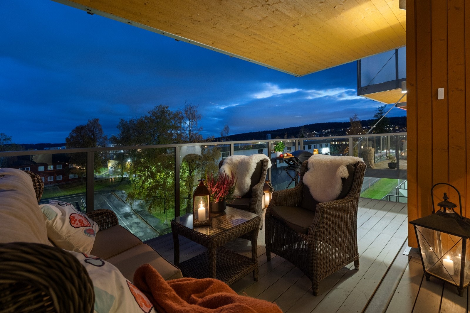 Leiligheten er en hjørneleilighet og har derfor også en større balkong. Galleribilde