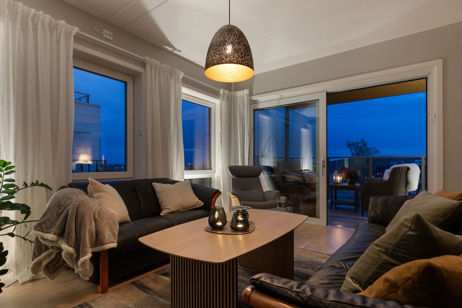 Leiligheten er ferdigstilt i 2020 og holder en god standard - her er det bare å flytte rett inn! Galleribilde