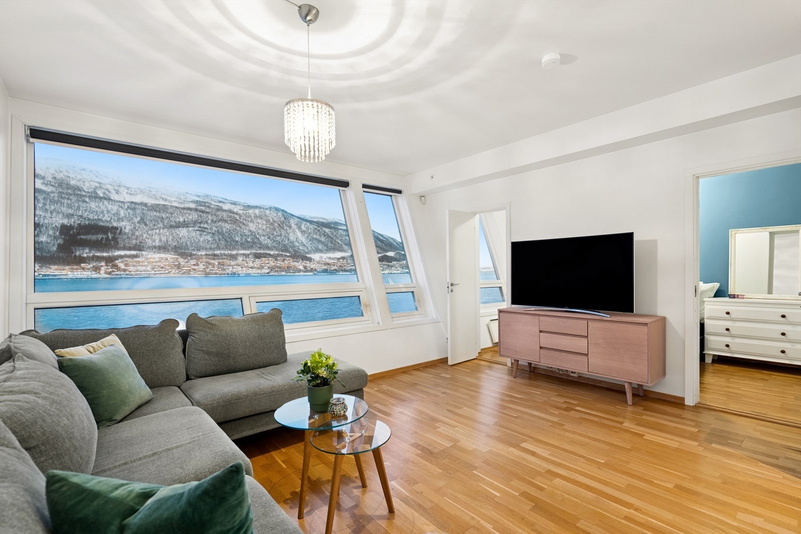 DNB Eiendom v/Ola S. Halvorsen presenterer en pen 2-roms frontleilighet i populære Sameiet Strandkanten Marina! Galleribilde