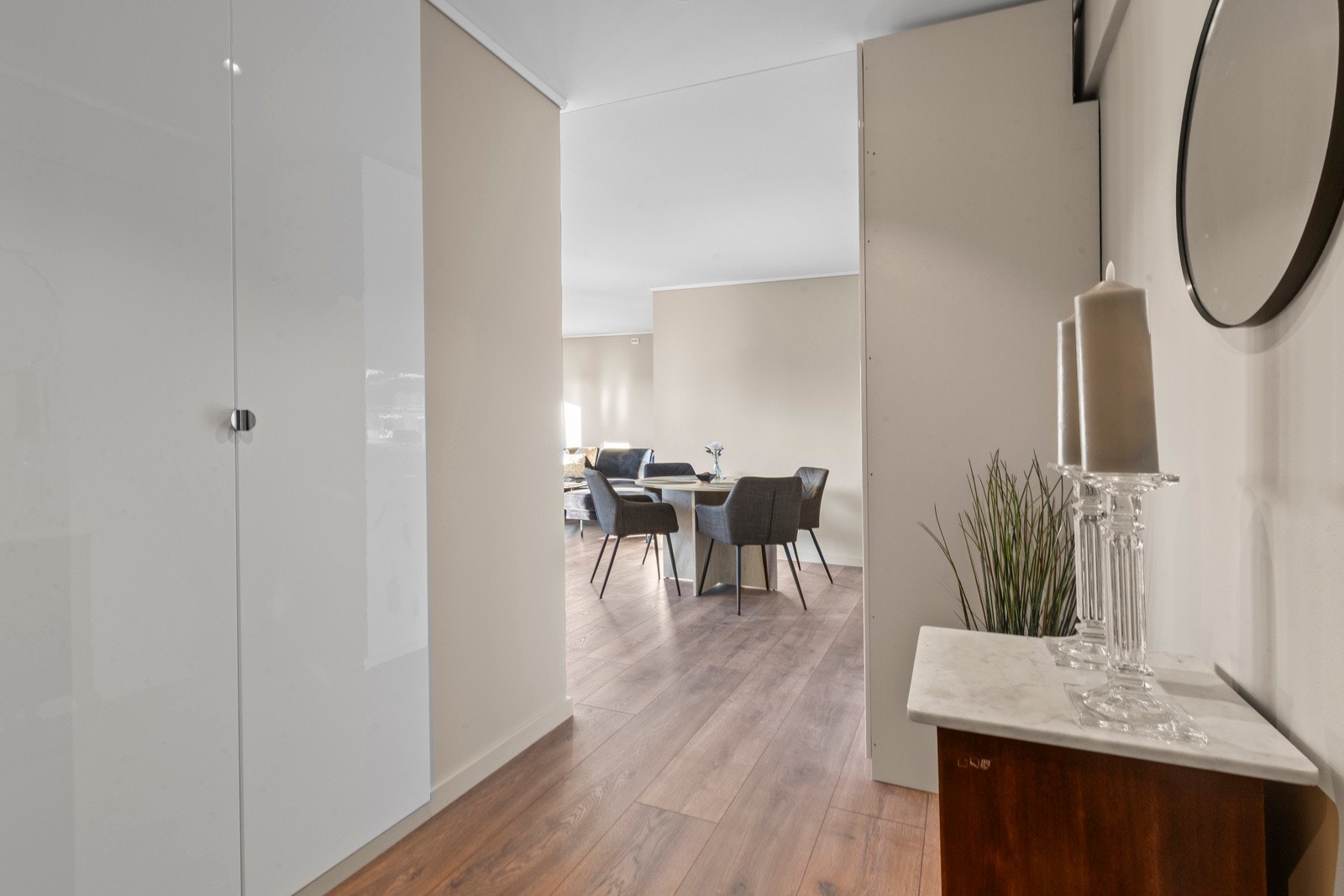 Her fra en innbydende entre. Galleribilde