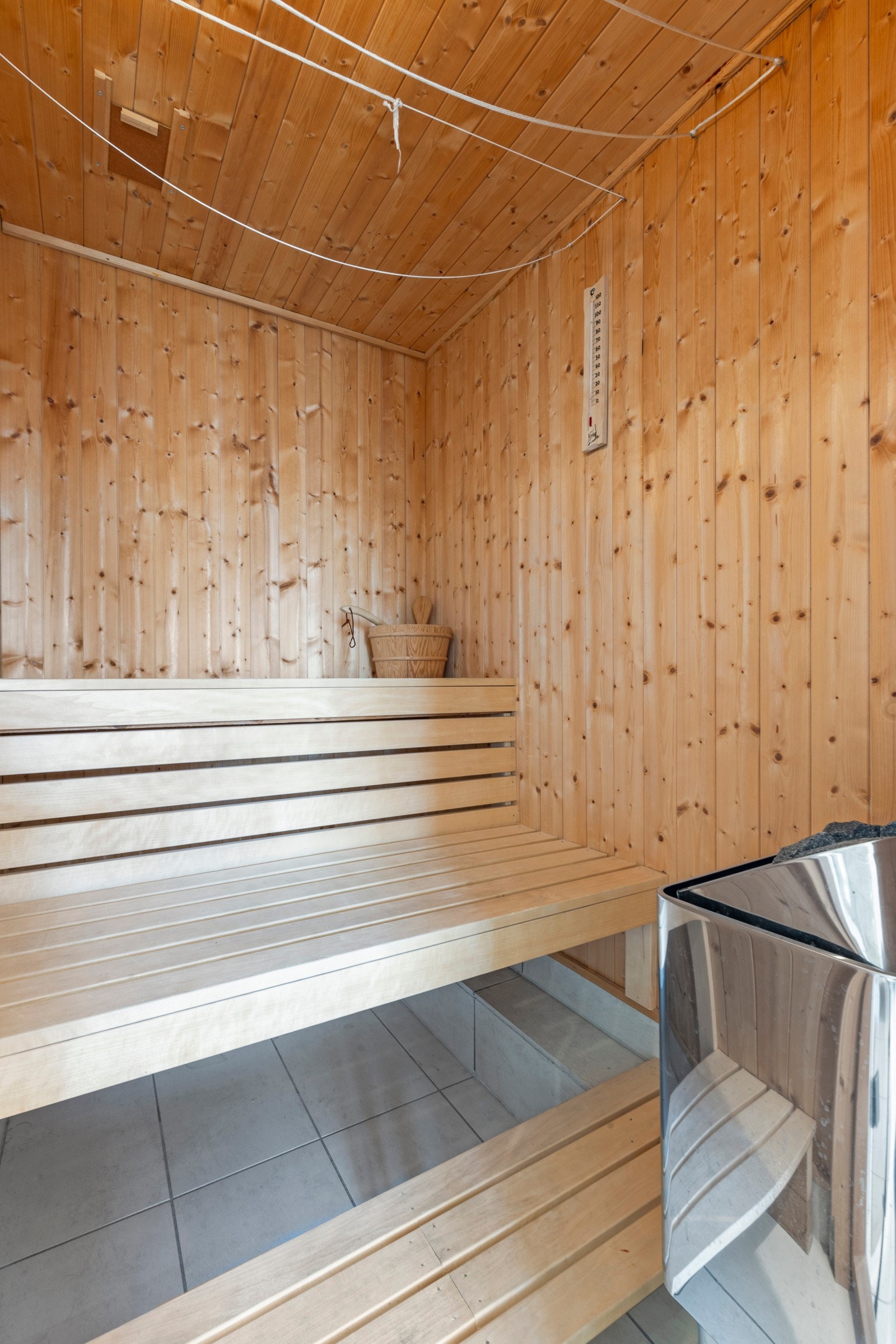 Badstue med fine benker! Galleribilde