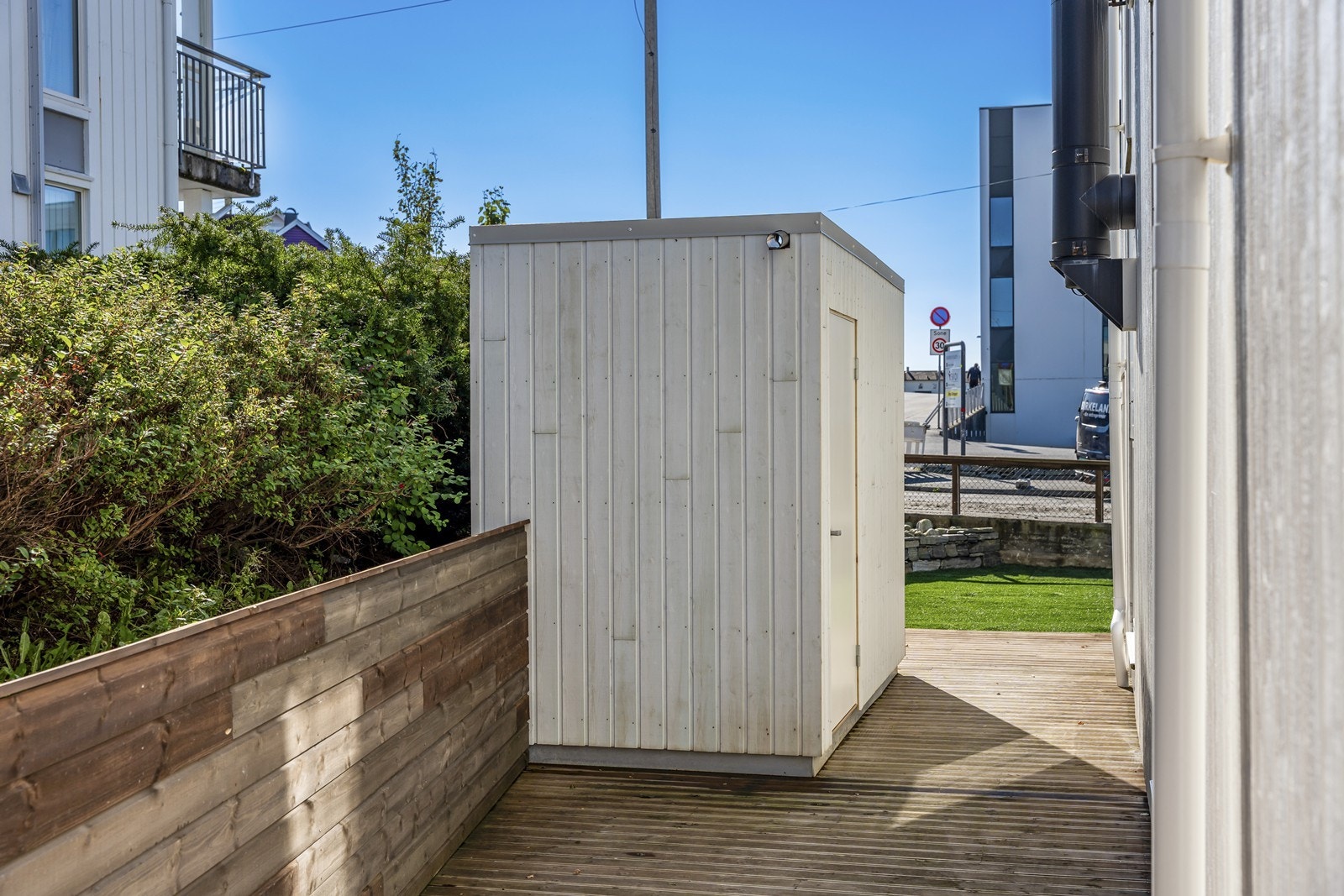 Frittstående bod tilhørende leiligheten. Galleribilde