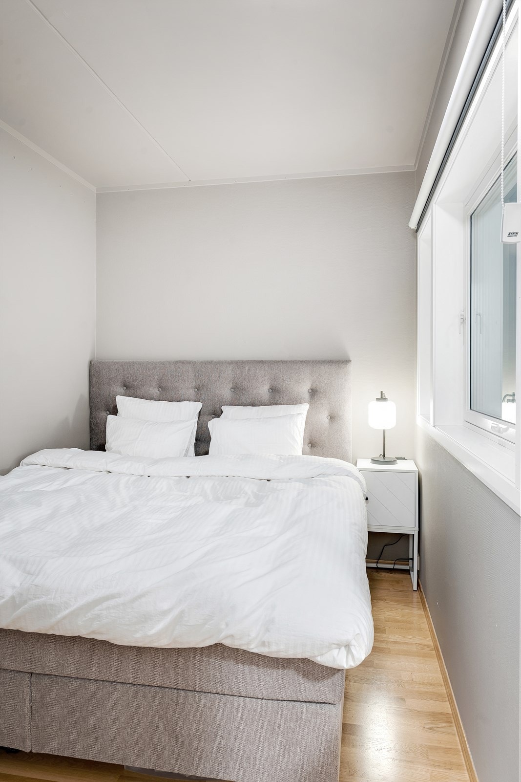 Gjennomført i et lyst og behagelig fargevalg som sikrer en avslappende atmosfære. Galleribilde