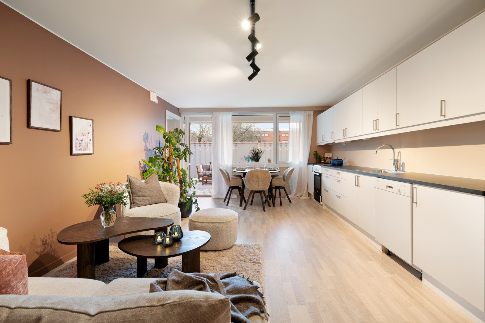 Leiligheten har hatt flere oppgraderinger de siste årene og holder en gjennomgående god standard. Galleribilde