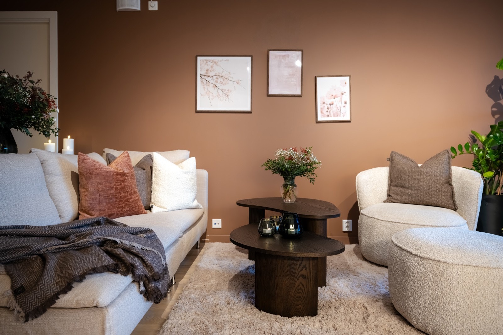 Leiligheten er malt i delikate toner av Peter Moqvist Malerfirma i 2025. Galleribilde