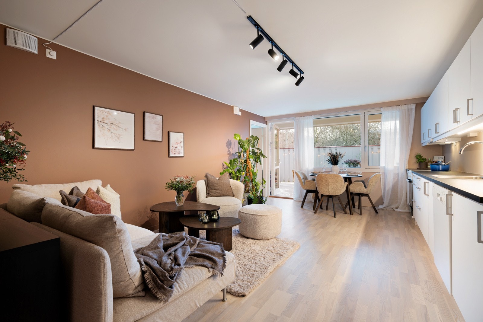 Velkommen til Lindebergåsen 49, presentert av Schala & Partners ved Kjerstin Falkum, tlf. 922 04 707. Galleribilde