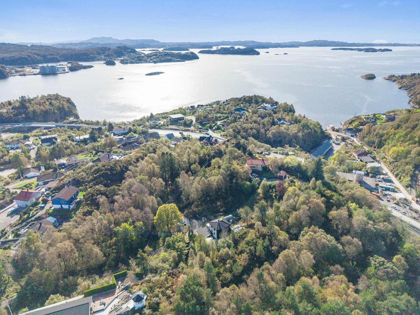 Nydelig tomt i Brattstivegen presentert av Dag Erik Fotland, EiendomsMegler 1 Askøy. Galleribilde