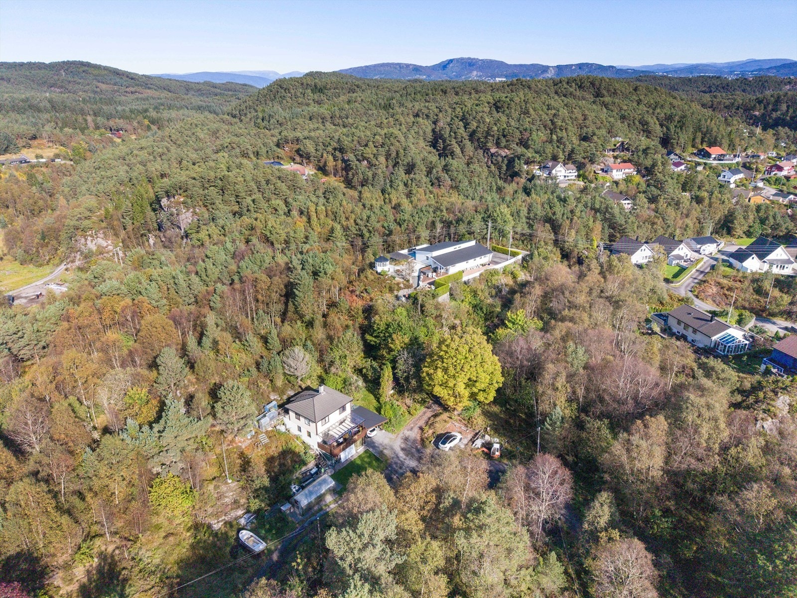 Eiendommen er omkranset av flott natur. Galleribilde