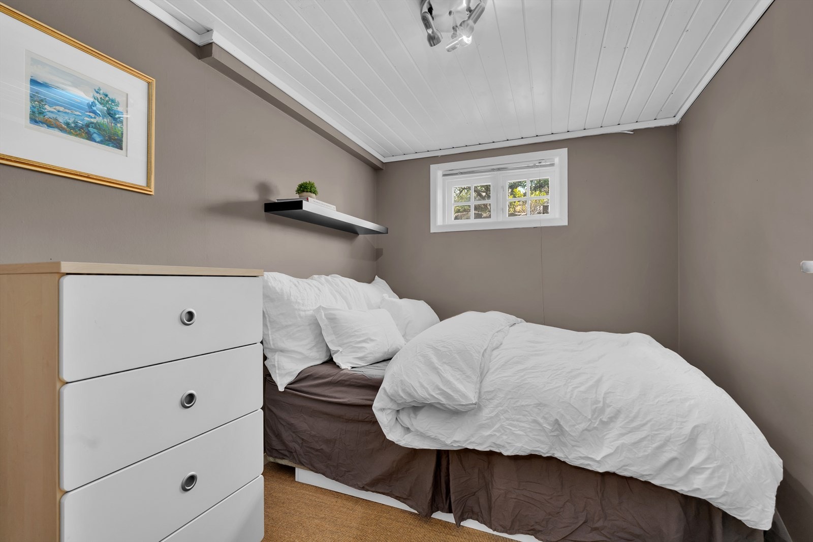 Bod innredet som soverom i u.etg (ikke godkjent for varig opphold) Galleribilde