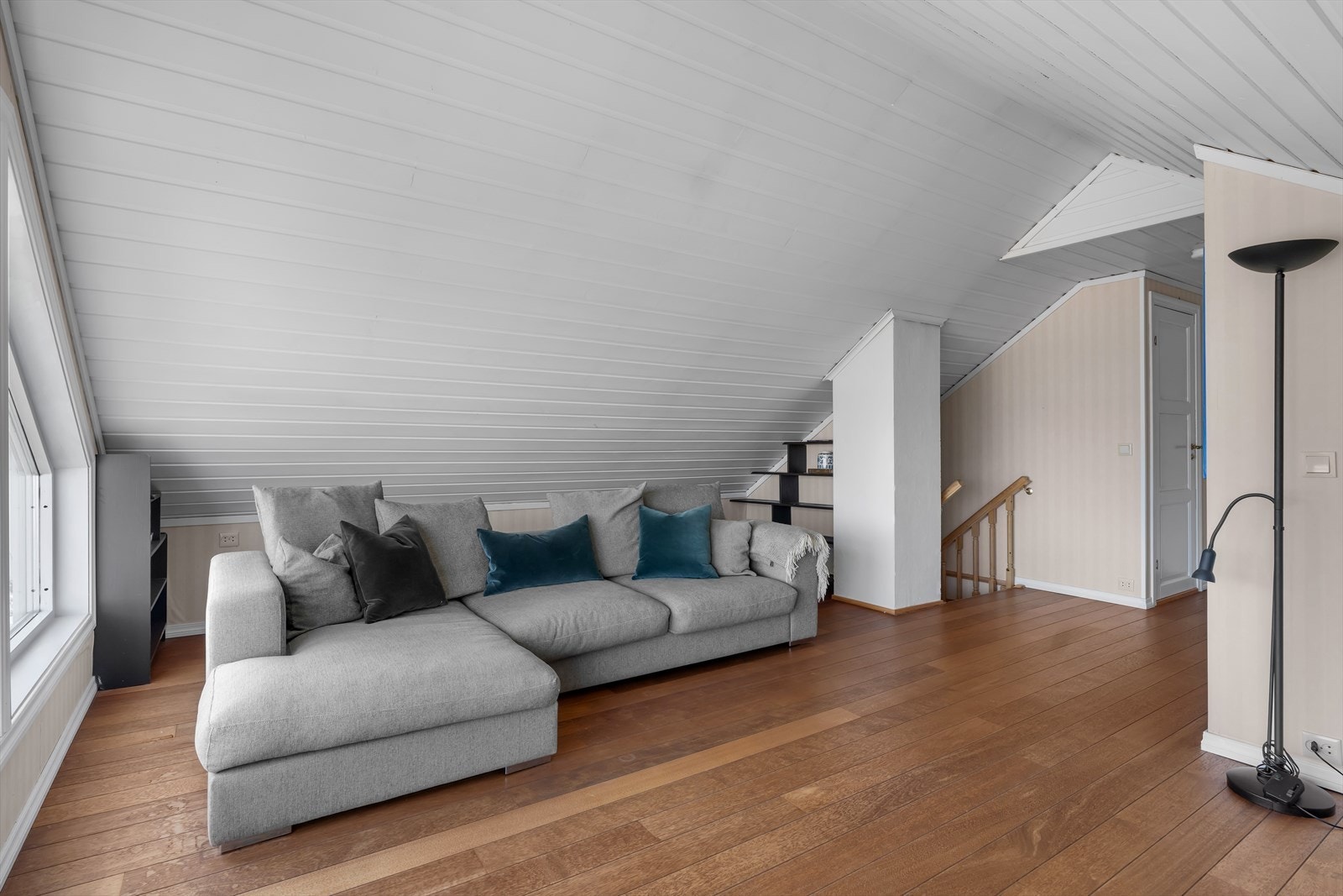 Loftsstue Galleribilde