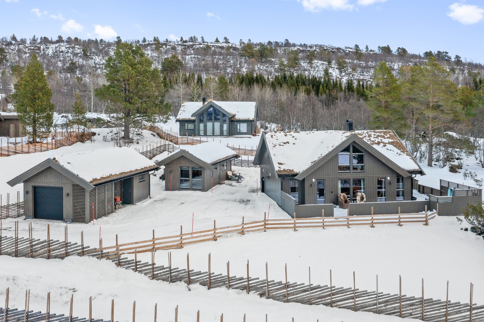 Velkommen til Kleberbergvegen 226 - Innholdsrik hytte med tilhørende anneks og garasje. Fotograf Eidsmo/Bjørnli Galleribilde