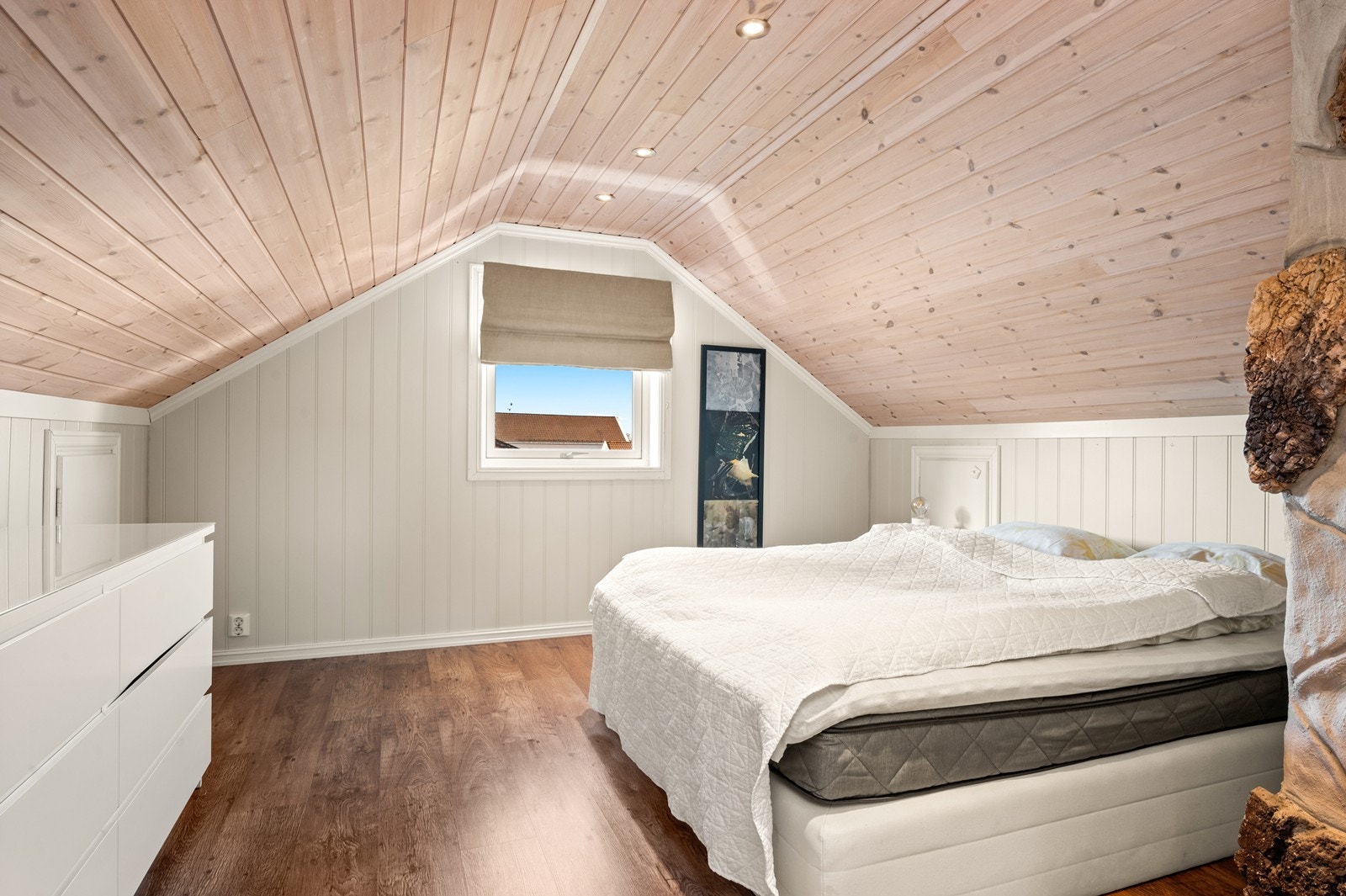 Soverom i loftsetasjen er også av god størrelse Galleribilde