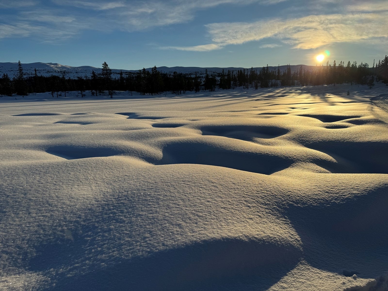 Vinterbilde tatt av selger - Ca. 1 km i skiløypen mot Manfjellet. Galleribilde