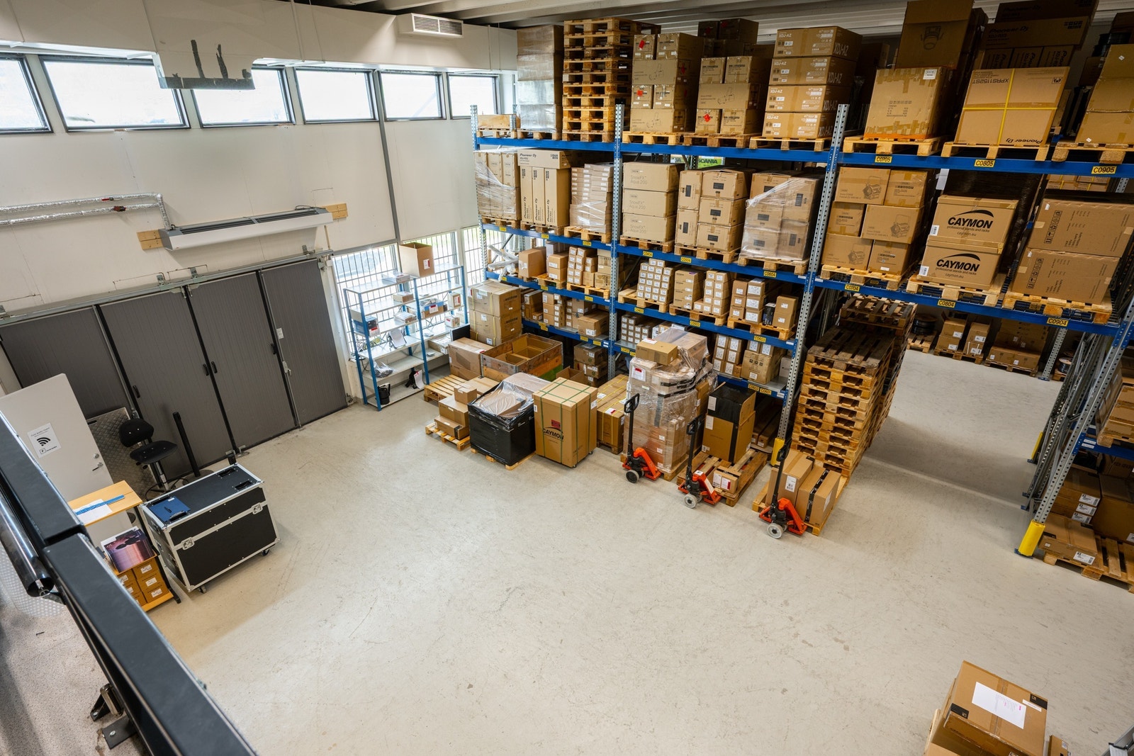 Lageret sett fra mesanin Galleribilde