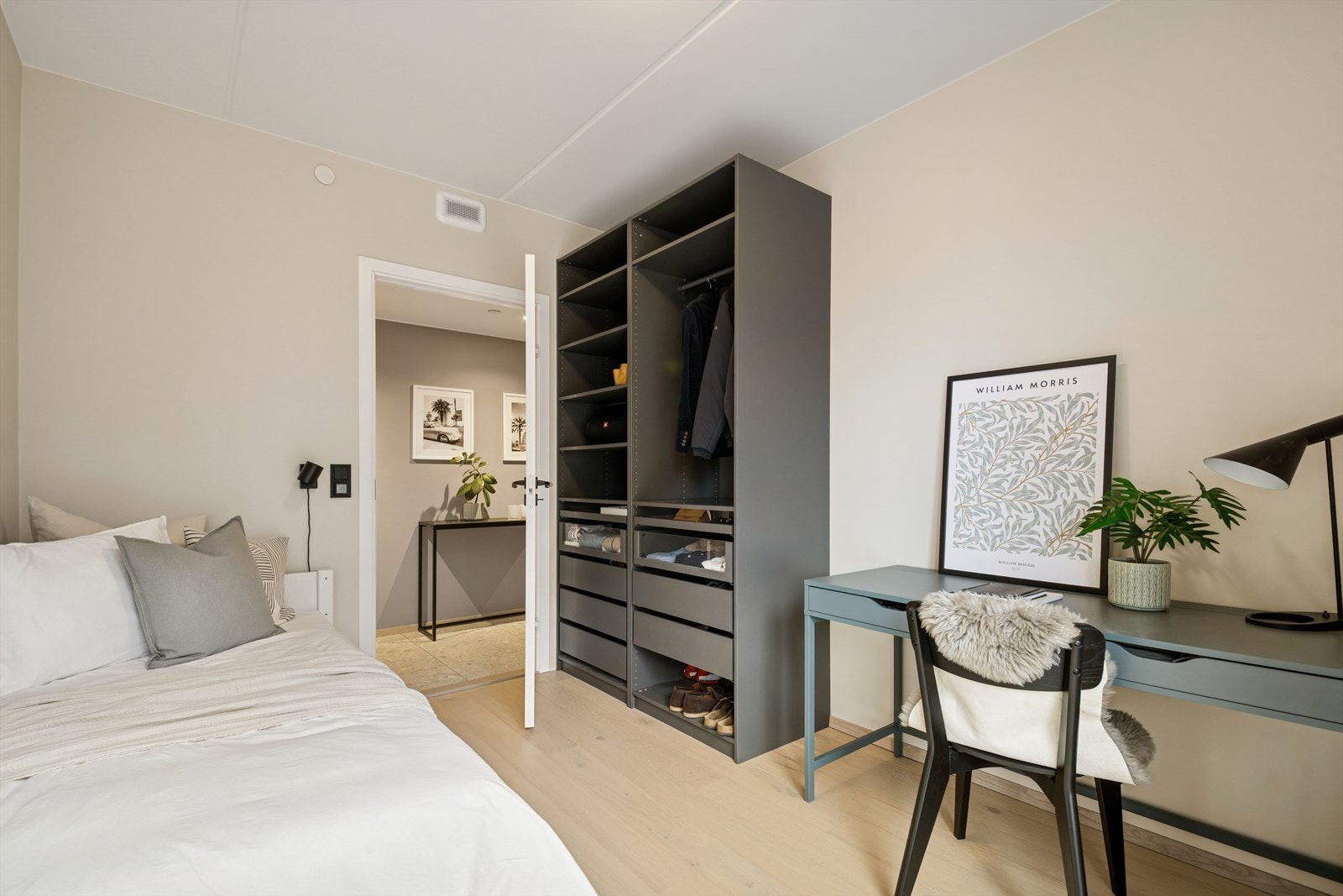 Soverom tre. Galleribilde