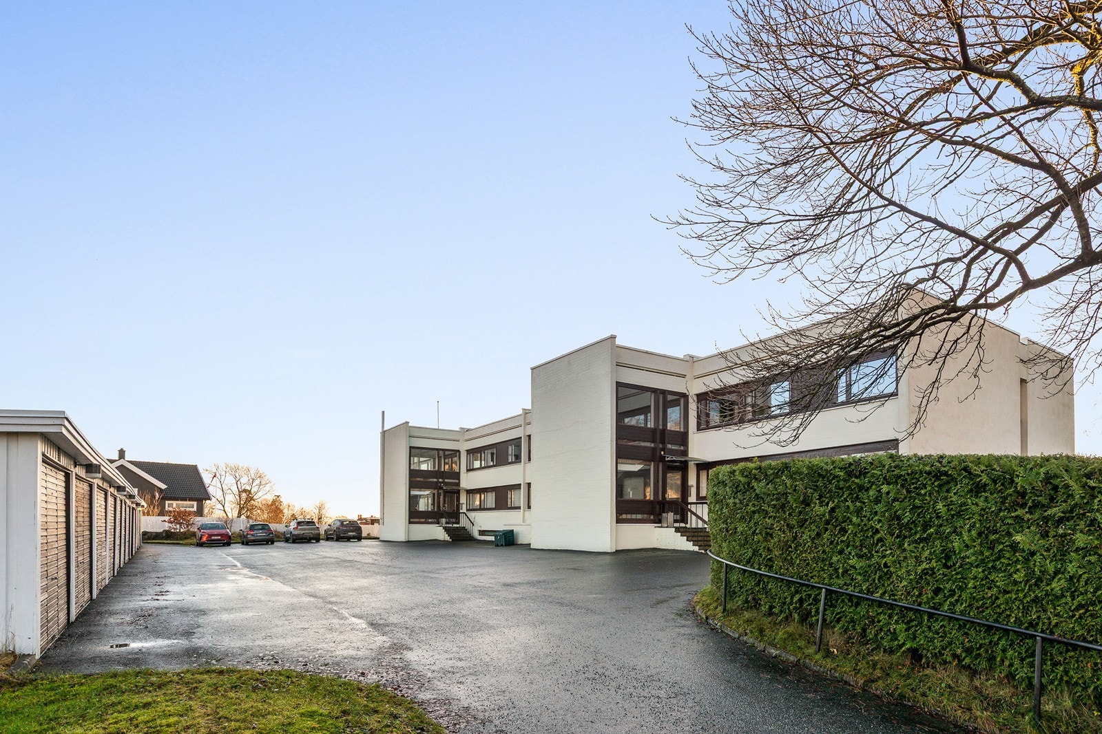 God plass til gjesteparkering på sameiets eiendom Galleribilde