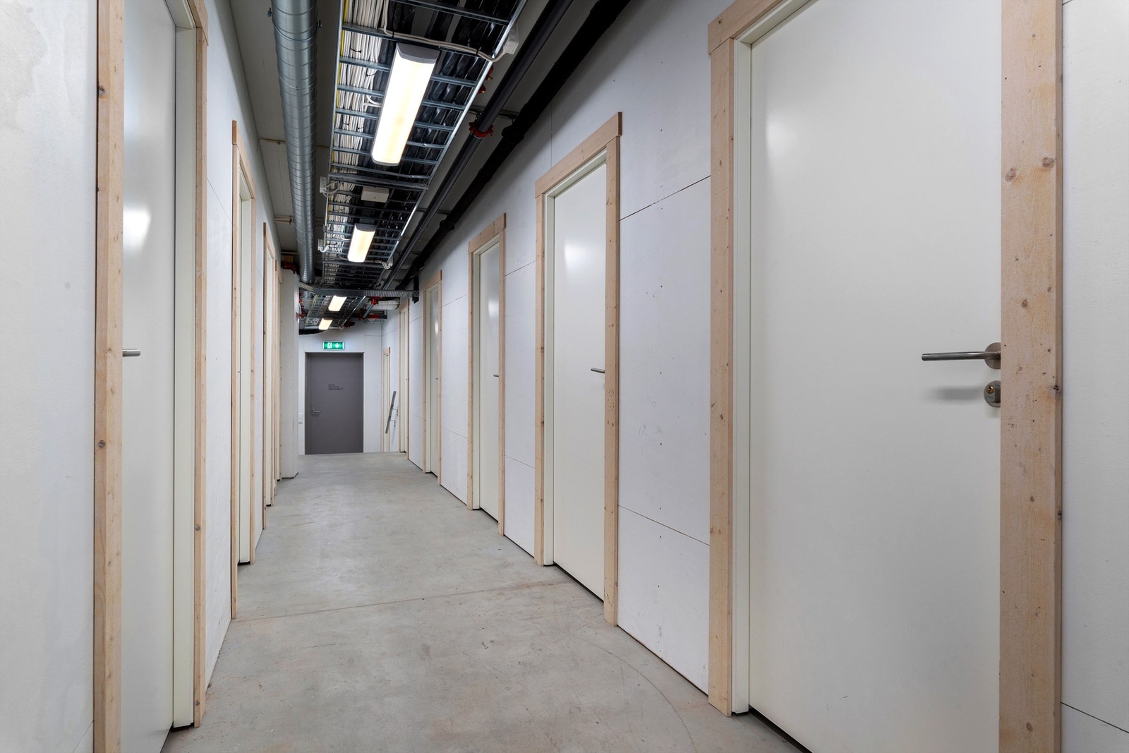 Fellesareal med boder Galleribilde