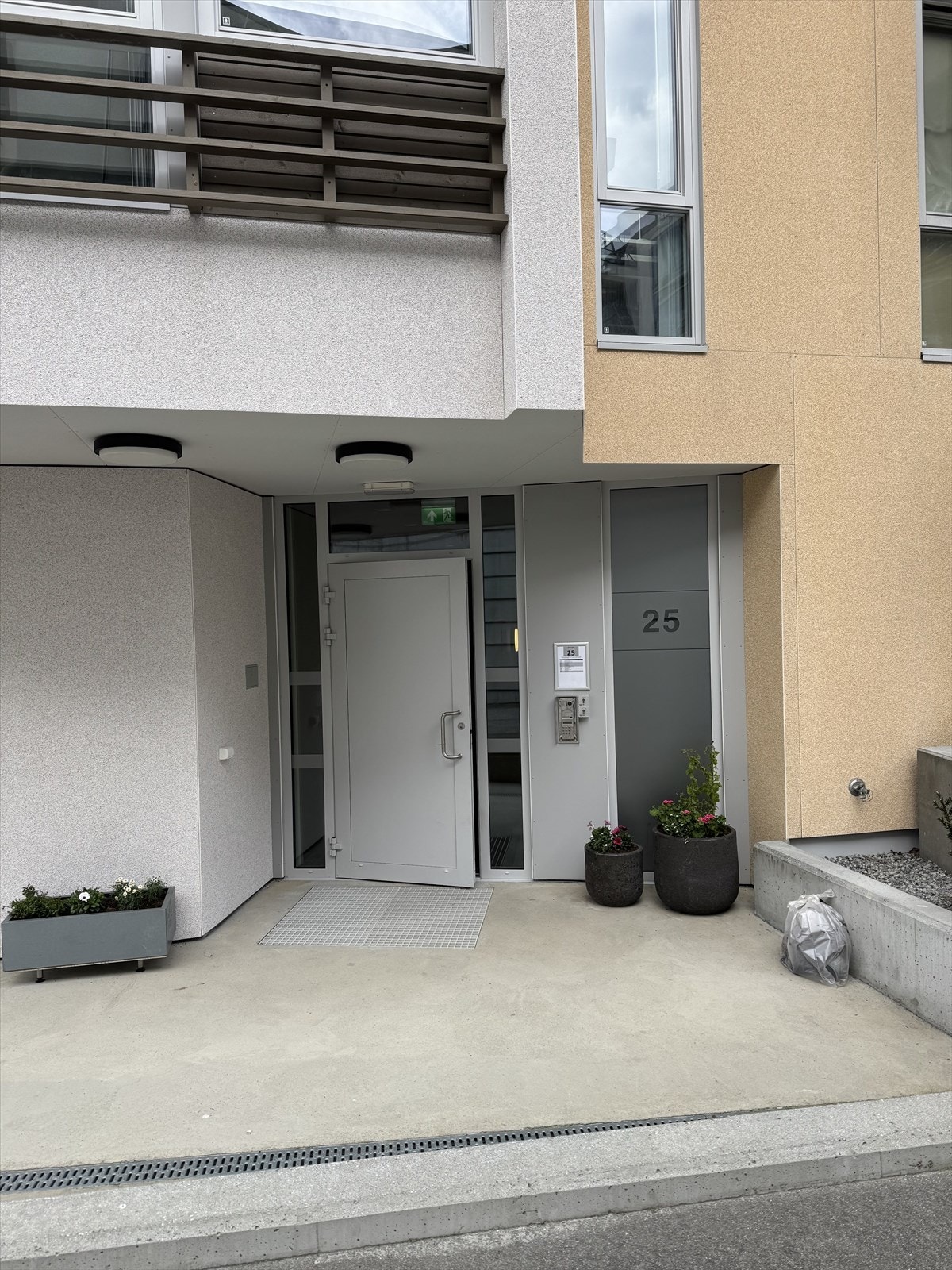 Hovedinngang med callinganlegg Galleribilde