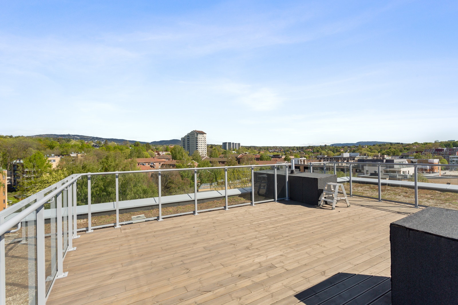 Felles takterrasse med svært gode solforhold. Galleribilde