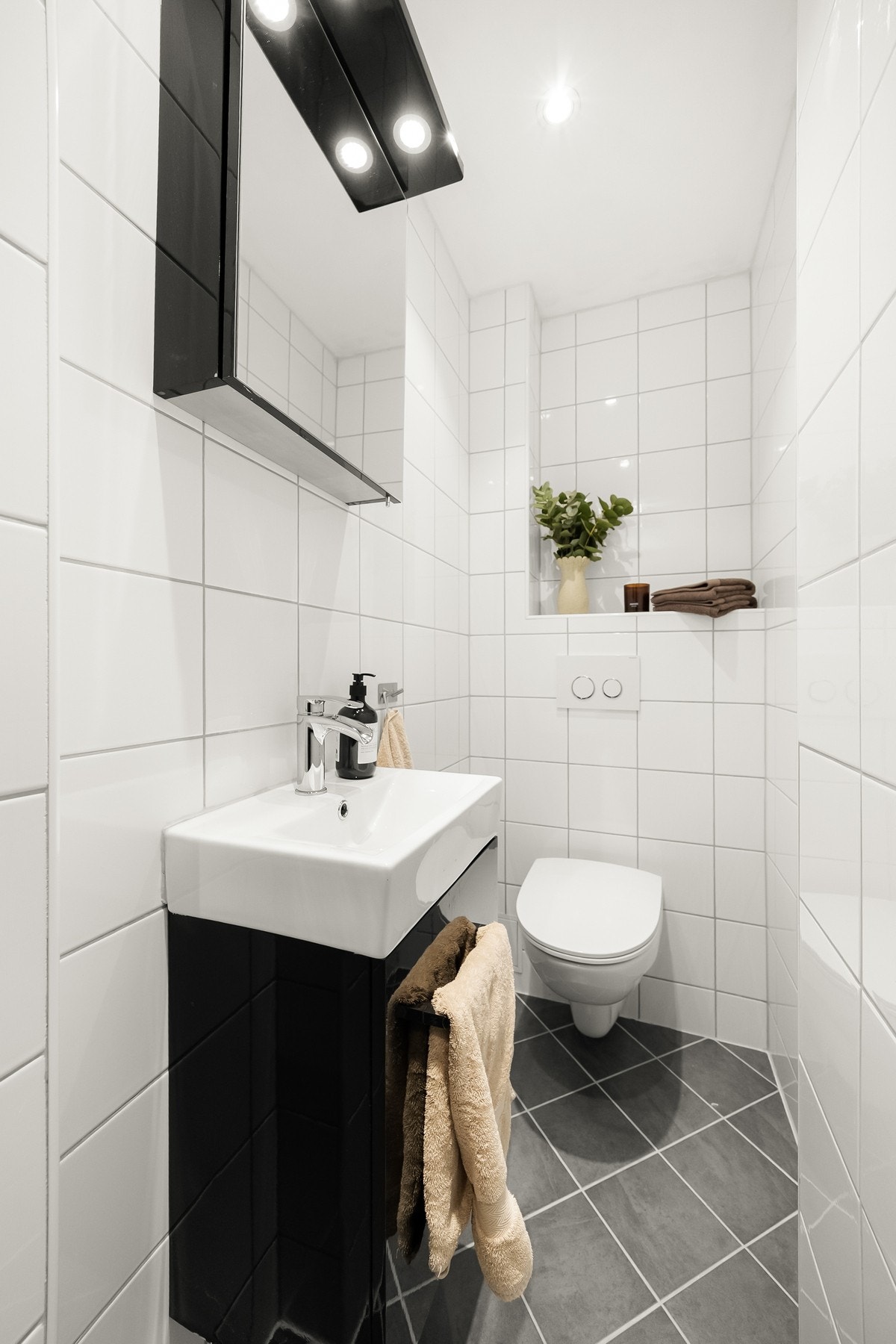 Badet ble renovert i 2015 og holder derav en god standard Galleribilde