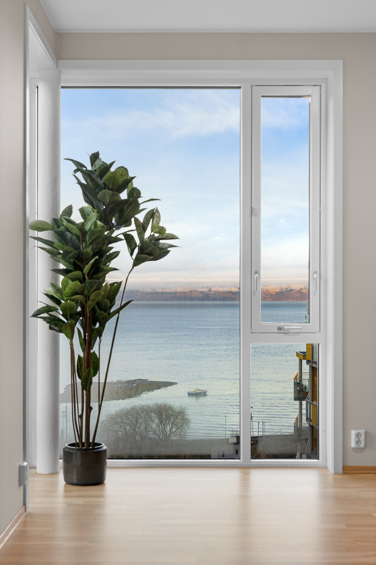 Leiligheten ligger i etablert og attraktivt område på Vikhammer, med nærhet til alle servicefunksjoner. Galleribilde