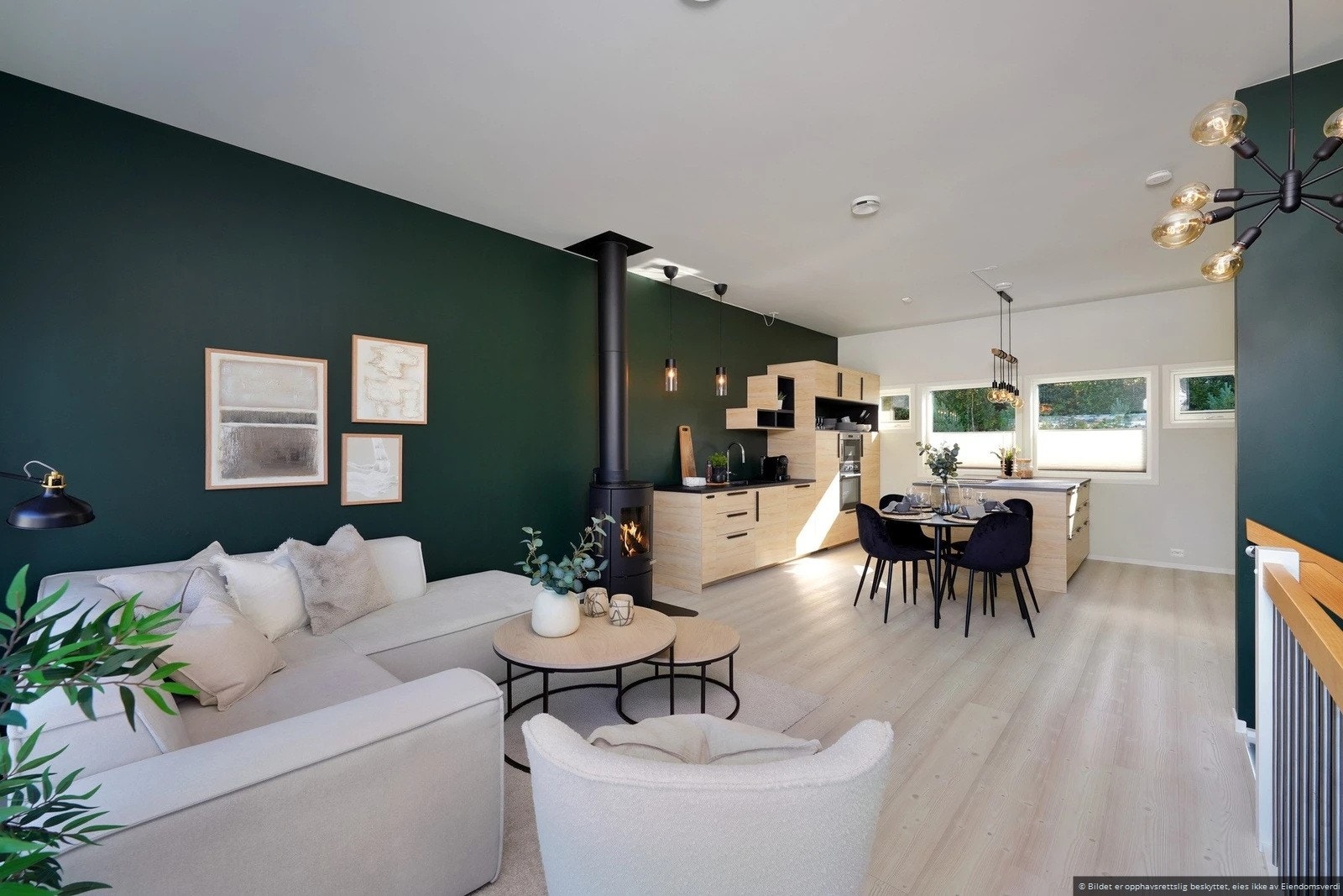 Stuen i 2.et med åpen løsning til kjøkken Galleribilde