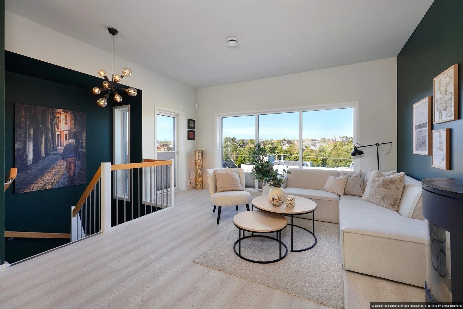 Utgang til balkong fra stue Galleribilde