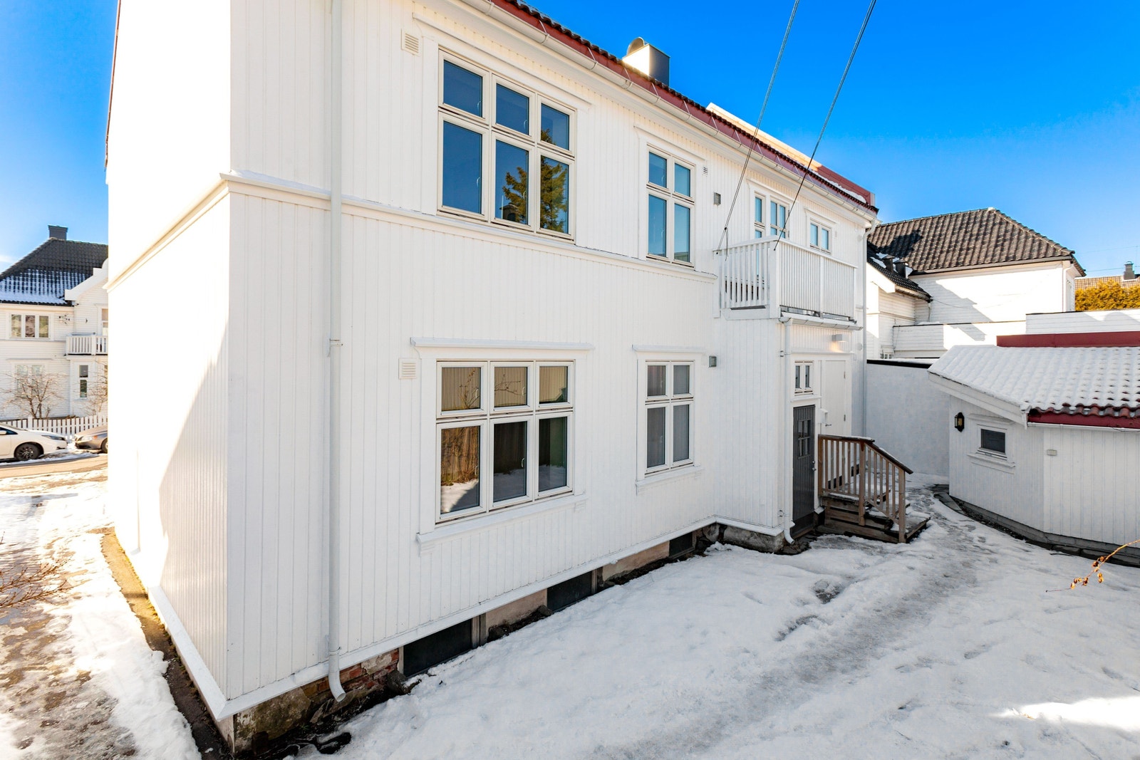 Fasade bakside - felles inngangsparti Galleribilde