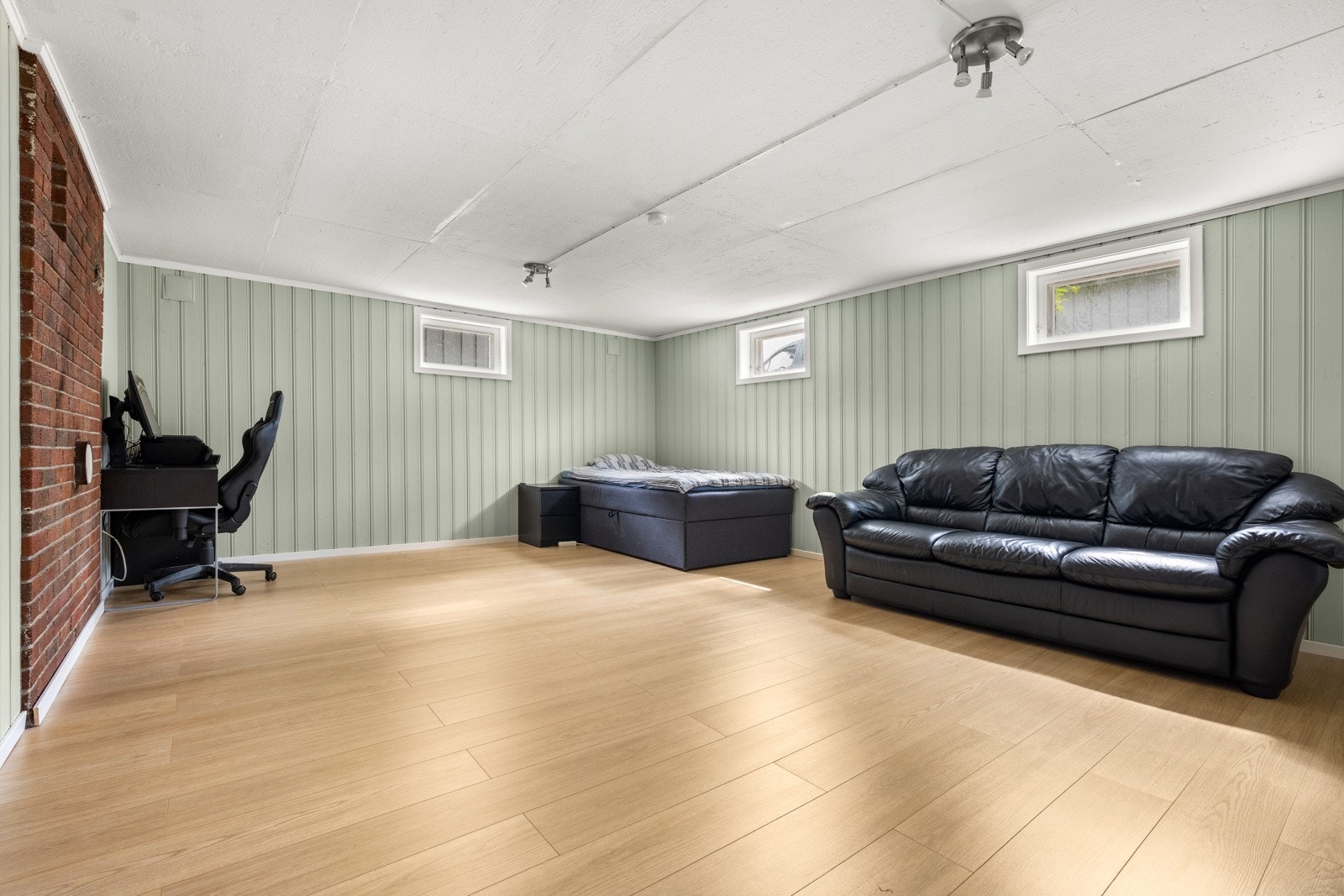 Stor kjeller med god planløsning og mye potensial. Galleribilde