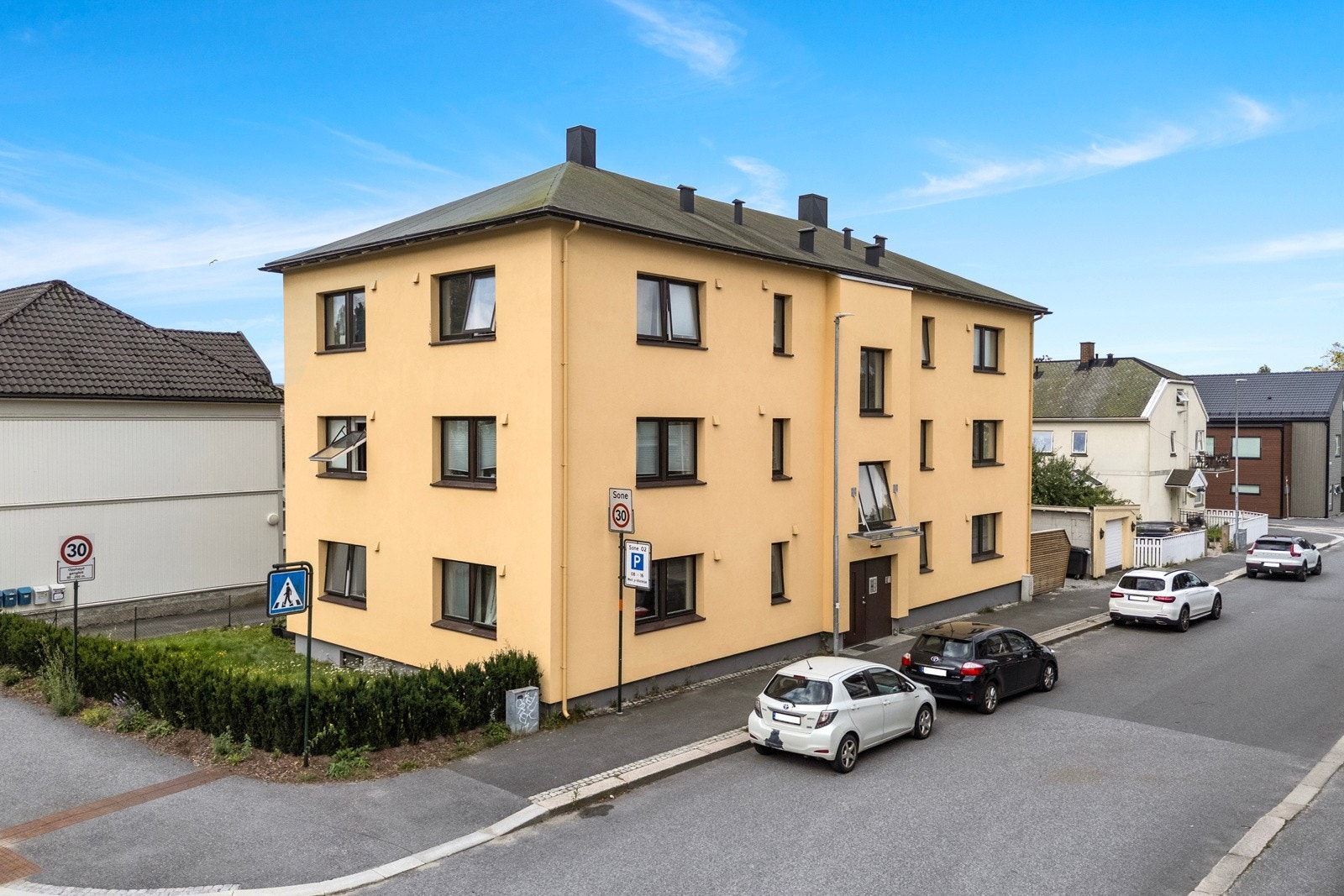 Fasade fra inngangsparti Galleribilde