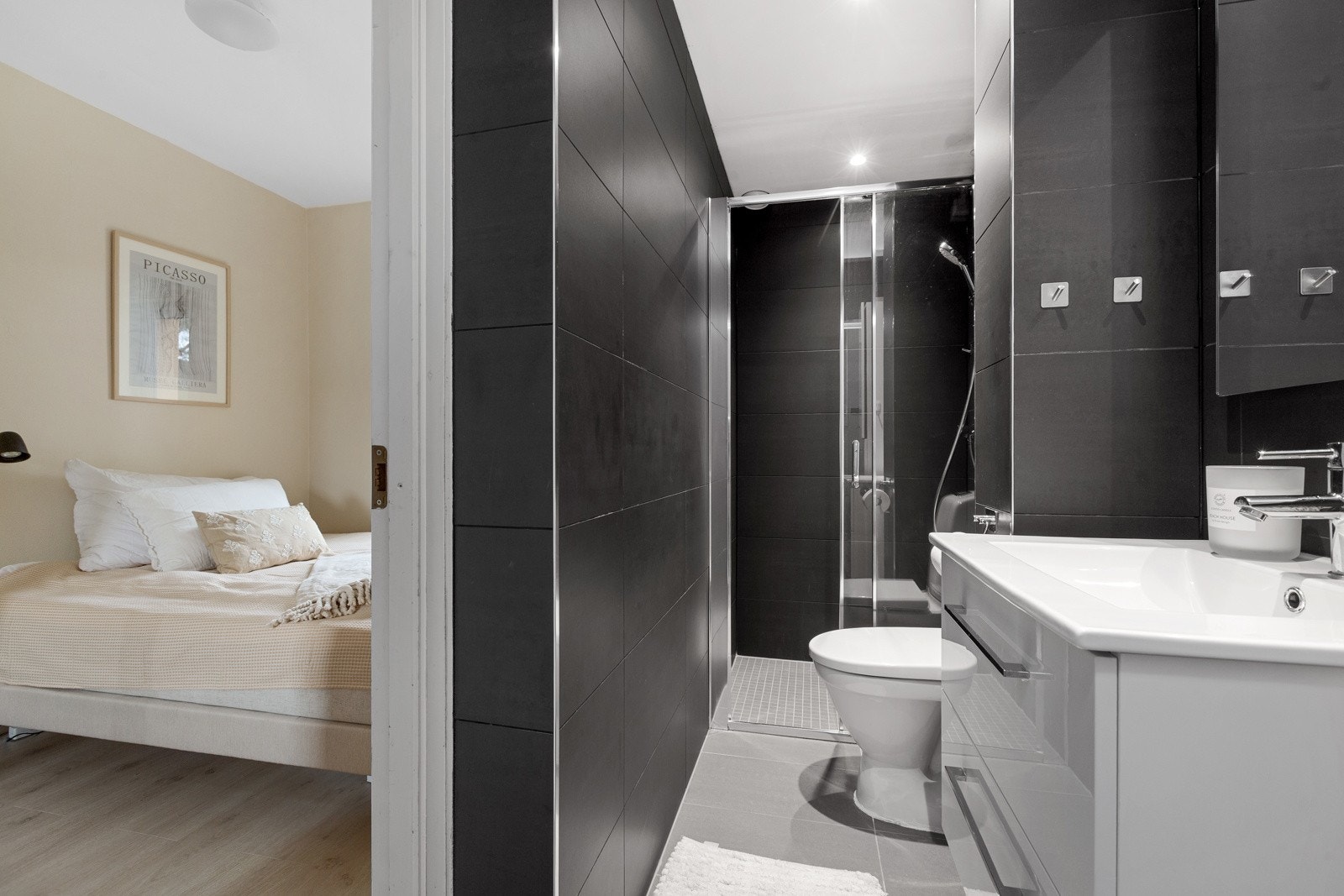 Flislagt bad Galleribilde