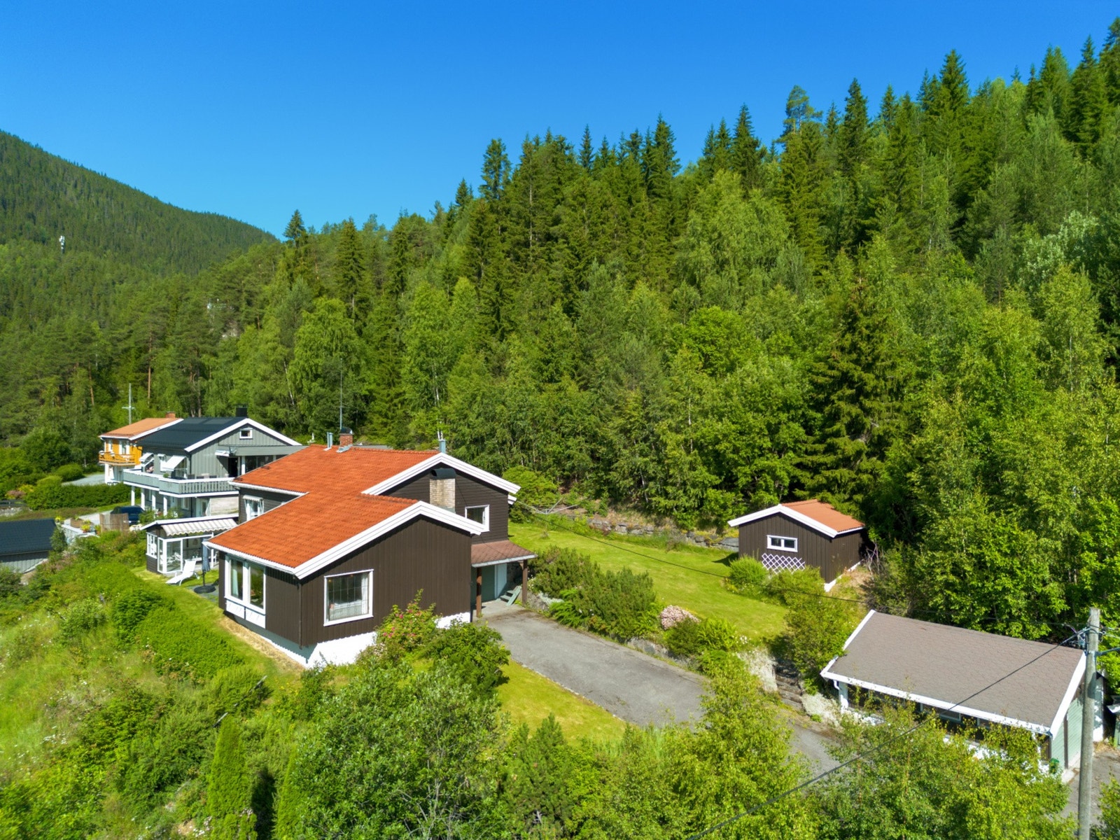 Velkommen til Tveitavegen 5, en eiendom presentert av Eie Fjellmegleren! Foto: QMarketing Photo (Ingvild Sveen Joplassen) Galleribilde