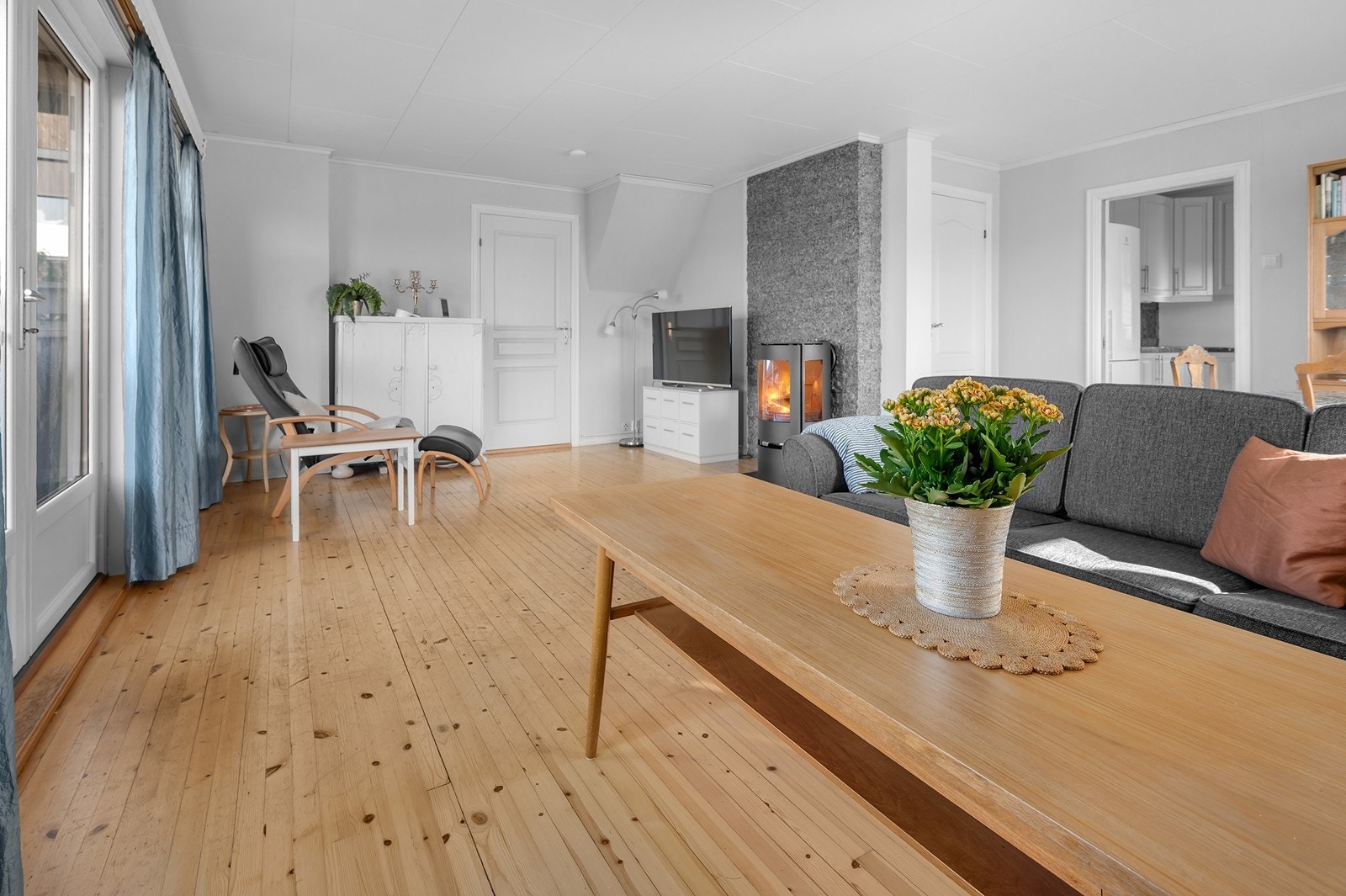 God plass til både sofagruppe og spisebord. Galleribilde