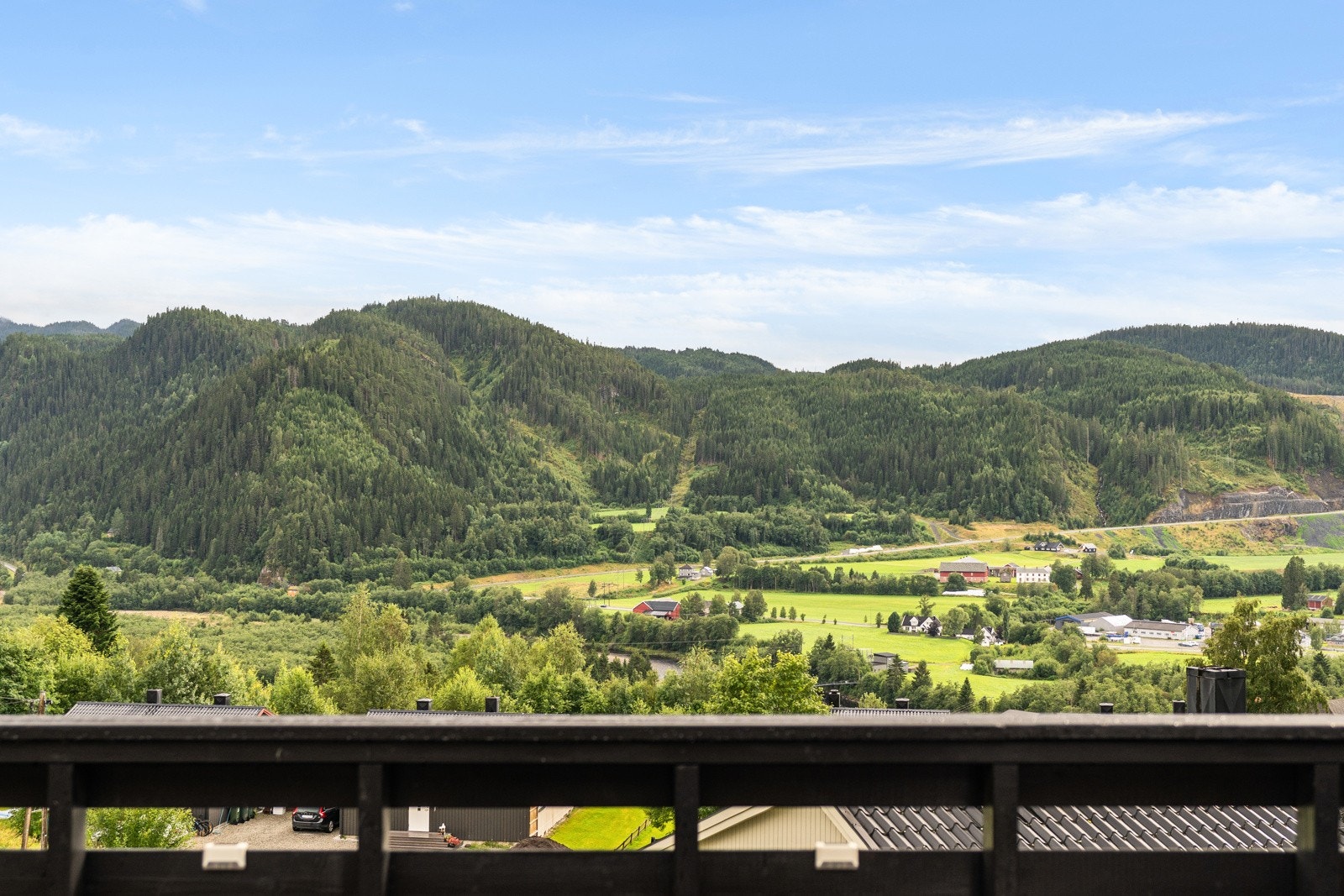 Her får du sol hele dagen og en spektakulær utsikt som virkelig må oppleves! Galleribilde