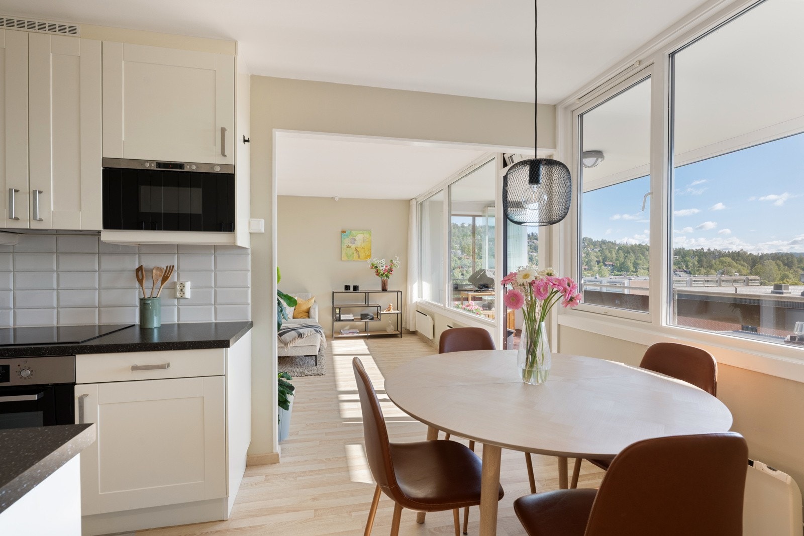 God plass til spisebord. Galleribilde