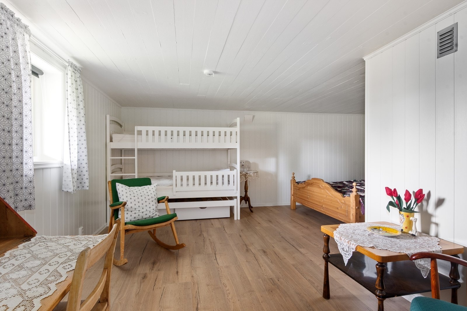 Stort og romslig soverom. Galleribilde