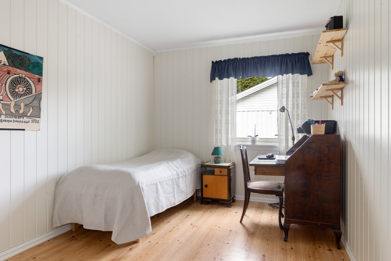 Soverom 2 - her er det plass til gjesteseng og kontor! Galleribilde
