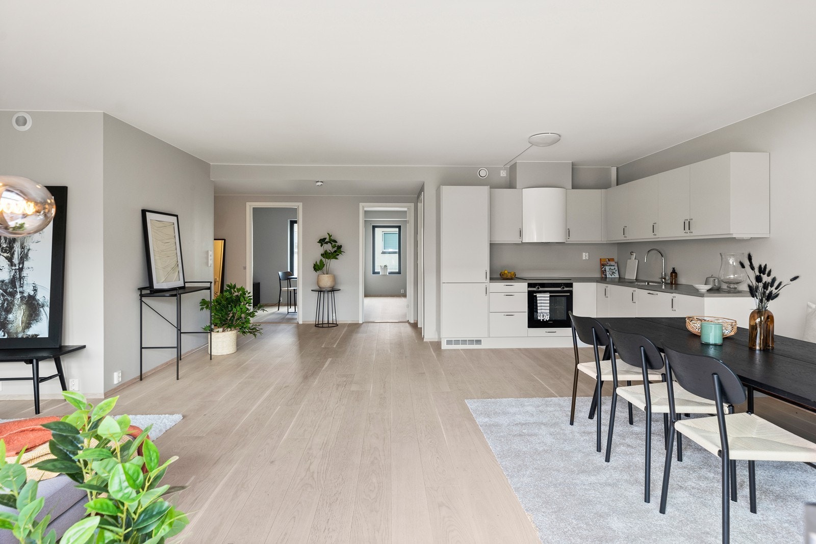 Videre fra stuen er det tilgang til 2 gode soverom. Galleribilde